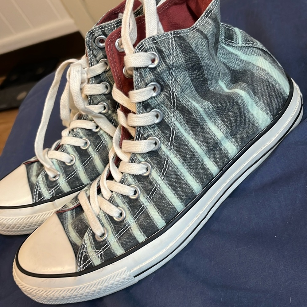Women’s size 10 Black and Mint Converse